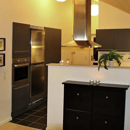 Four Bedroom Holiday In 3