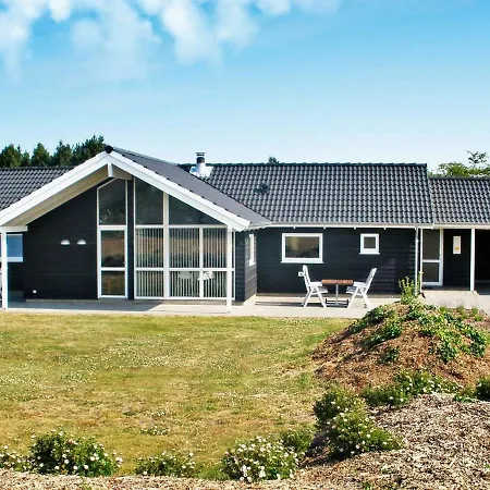 Four Bedroom Holiday In 3 Oksbøl