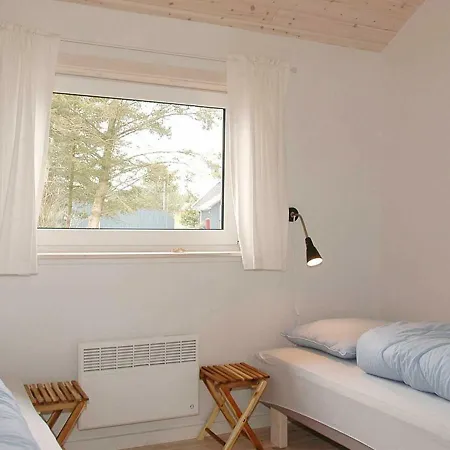 Four Bedroom Holiday In 3